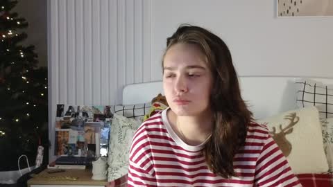 evi_woow online show from December 2024 07:32:02 PM