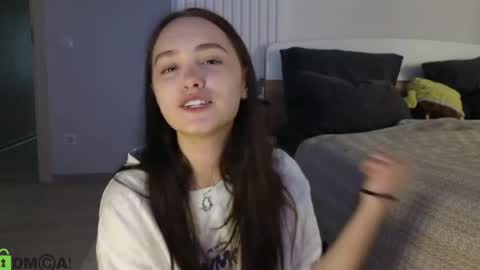 Snapshot of evi_woow chatting on April 2026 10:18:01 PM evi_woow online show from April 2026 10:18:01 PM
