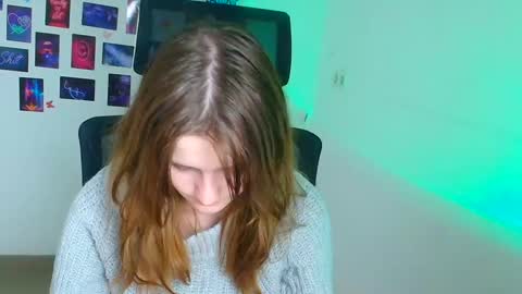 Evie online show from December 2025 09:56:02 PM