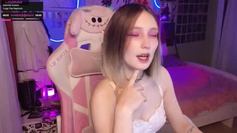 Snapshot of evie_rosen chatting on October 2025 08:55:02 PM Evie online show from October 2025 08:55:02 PM