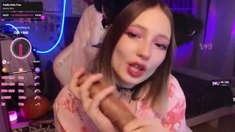 Snapshot of evie_rosen chatting on November 2025 08:44:01 PM Evie online show from November 2025 08:44:01 PM