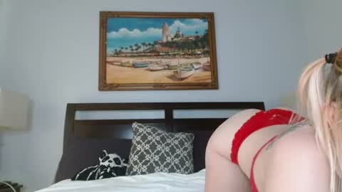 Snapshot of evieeashee chatting on August 2026 12:34:02 AM evieeashee online show from August 2026 12:34:02 AM
