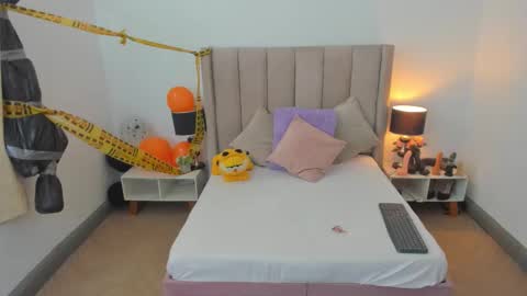 Snapshot of evvaa_moon chatting on October 2025 12:47:01 PM evvaa_moon online show from October 2025 12:47:01 PM