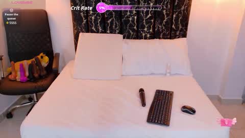 Snapshot of evvaa_moon chatting on November 2025 12:27:01 PM evvaa_moon online show from November 2025 12:27:01 PM