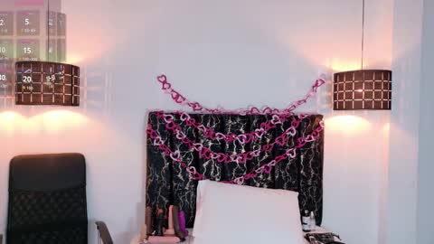 evvaa_moon online show from February 2026 01:29:02 PM