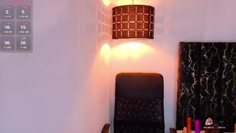 evvaa_moon online show from April 2026 12:31:01 PM