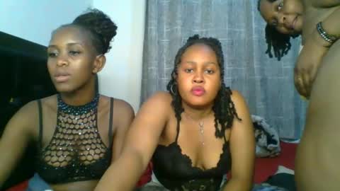 Snapshot of exotic_cutiee chatting on April 2026 02:58:01 AM exotic_cutiee online show from April 2026 02:58:01 AM