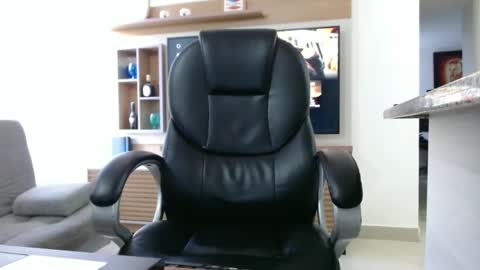 Snapshot of exotic_dude chatting on January 2025 10:23:01 PM camilo online show from January 2025 10:23:01 PM