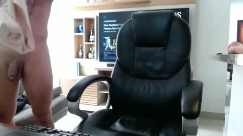 Snapshot of exotic_dude chatting on November 2025 03:46:01 PM camilo online show from November 2025 03:46:01 PM