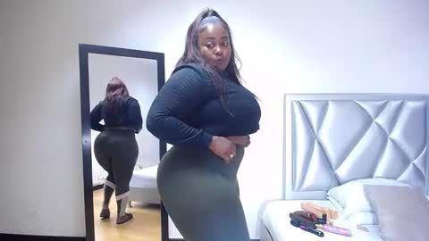 exotic_karmella online show from December 2024 09:01:01 PM