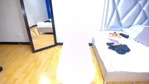 exotic_karmella online show from December 2024 01:18:01 AM