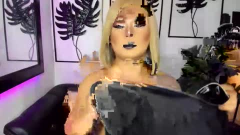 Snapshot of exotic_lindsay chatting on June 2026 05:15:02 PM Lindsay online show from June 2026 05:15:02 PM