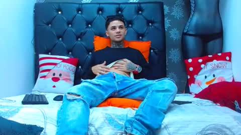 exotichot_couple online show from December 2024 01:49:01 AM