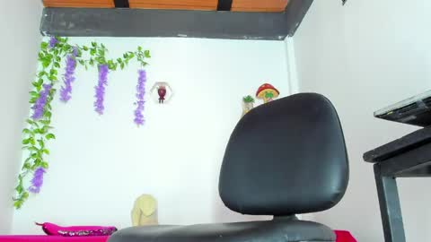 Snapshot of exotiic_sara chatting on April 2026 07:44:02 PM SARA online show from April 2026 07:44:02 PM