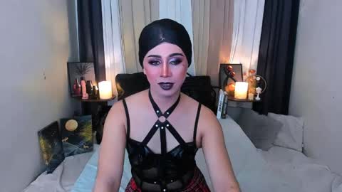 expensive_elise online show from May 2026 04:45:01 PM
