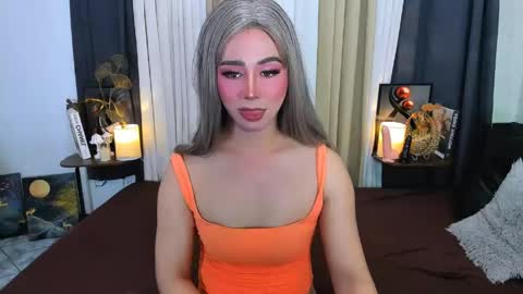 expensive_elise online show from May 2026 05:20:01 PM