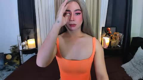expensive_elise online show from May 2026 06:59:01 PM