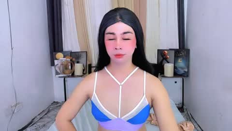 Snapshot of expensive_elise chatting on June 2026 07:47:02 AM expensive_elise online show from June 2026 07:47:02 AM