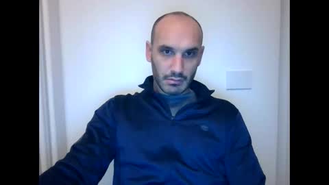 Snapshot of extr0 chatting on November 2025 04:06:02 AM Extro online show from November 2025 04:06:02 AM