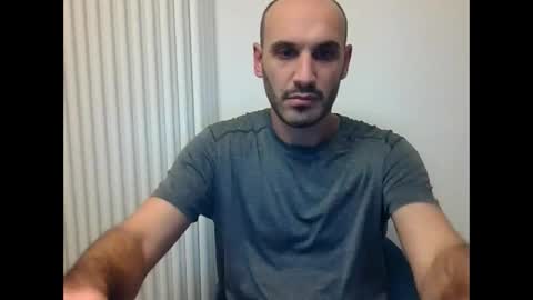 Snapshot of extr0 chatting on November 2025 10:09:02 PM Extro online show from November 2025 10:09:02 PM