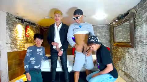 Snapshot of extrangers chatting on October 2025 12:13:02 PM extrangers online show from October 2025 12:13:02 PM