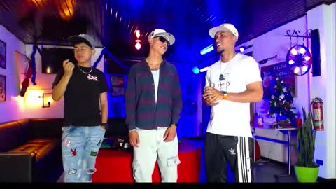 extrangers online show from December 2025 01:19:01 PM