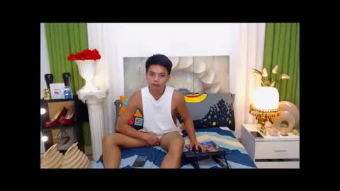 Snapshot of extraservice69menx chatting on February 2025 08:51:02 PM JOHNDAVE online show from February 2025 08:51:02 PM