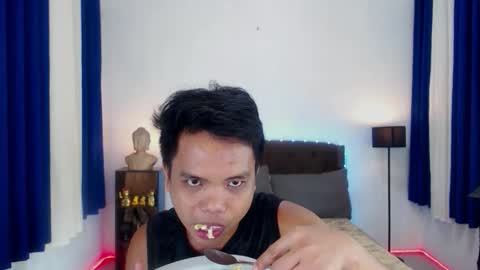 Snapshot of extraservice69menx chatting on October 2025 05:57:02 PM JOHNDAVE online show from October 2025 05:57:02 PM