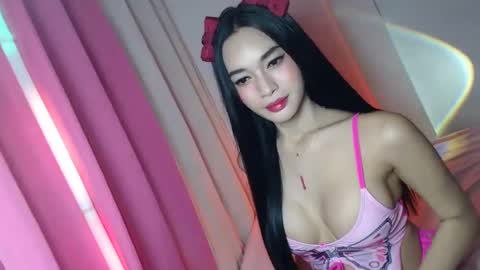 Snapshot of eyez0nm3 chatting on December 2024 03:58:02 AM NewKarina online show from December 2024 03:58:02 AM