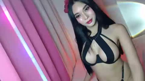 Snapshot of eyez0nm3 chatting on December 2024 04:06:02 AM NewKarina online show from December 2024 04:06:02 AM