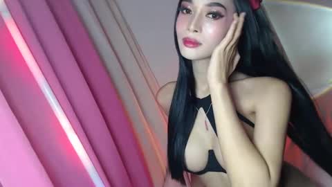 Snapshot of eyez0nm3 chatting on December 2024 04:01:02 AM NewKarina online show from December 2024 04:01:02 AM