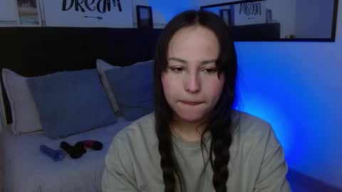 eymmy_24 online show from September 2025 02:46:01 AM