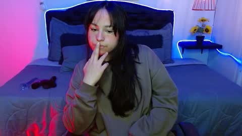 eymmy_24 online show from September 2025 01:30:01 AM