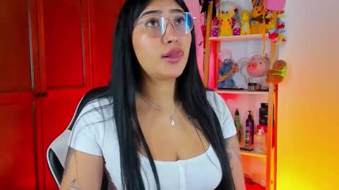 Emily online show from December 2025 08:57:01 PM