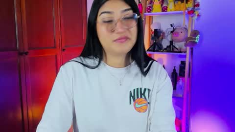 Emily online show from December 2025 09:45:01 PM