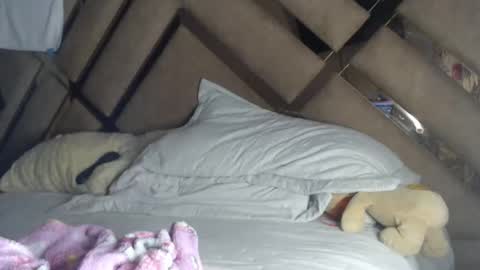 eyshaexotii online show from November 2025 12:15:02 PM