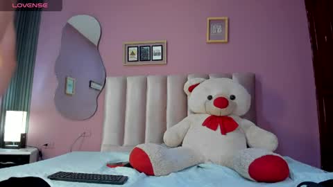Snapshot of eytan_20 chatting on May 2026 03:23:01 AM EYTAN online show from May 2026 03:23:01 AM