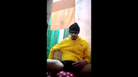 Snapshot of ezz_3zoo1 chatting on April 2026 02:22:02 AM weza online show from April 2026 02:22:02 AM