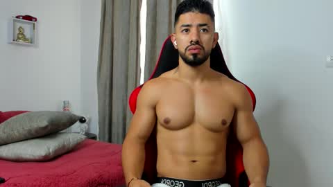 Ezzio Scolaro online show from February 2026 12:04:02 PM