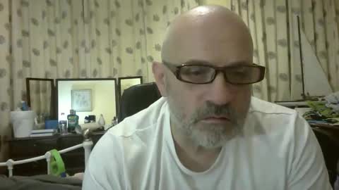 Snapshot of f1zzeek chatting on March 2026 10:14:01 PM f1zzeek online show from March 2026 10:14:01 PM