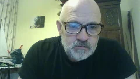 Snapshot of f1zzeek chatting on April 2026 10:40:02 PM f1zzeek online show from April 2026 10:40:02 PM