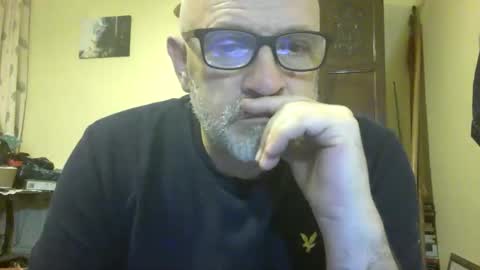 Snapshot of f1zzeek chatting on April 2026 10:42:02 PM f1zzeek online show from April 2026 10:42:02 PM