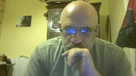 Snapshot of f1zzeek chatting on April 2026 10:10:02 PM f1zzeek online show from April 2026 10:10:02 PM