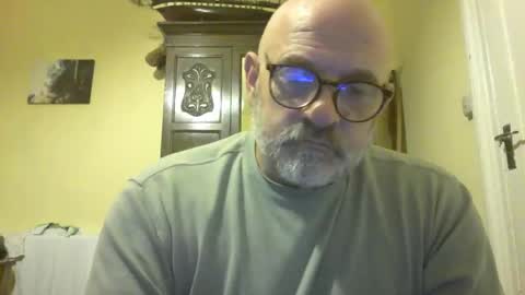 Snapshot of f1zzeek chatting on April 2026 09:39:33 PM f1zzeek online show from April 2026 09:39:33 PM