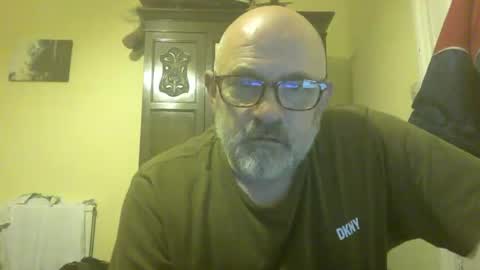 Snapshot of f1zzeek chatting on April 2026 08:32:01 PM f1zzeek online show from April 2026 08:32:01 PM