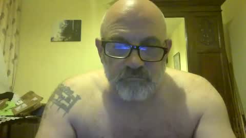 Snapshot of f1zzeek chatting on April 2026 12:31:01 AM f1zzeek online show from April 2026 12:31:01 AM