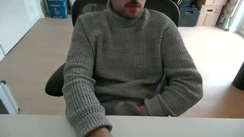 Snapshot of fabian_196 chatting on December 2025 01:05:02 PM Call me bitch online show from December 2025 01:05:02 PM