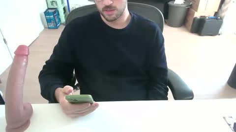 Snapshot of fabian_196 chatting on December 2025 01:09:02 PM Call me bitch online show from December 2025 01:09:02 PM