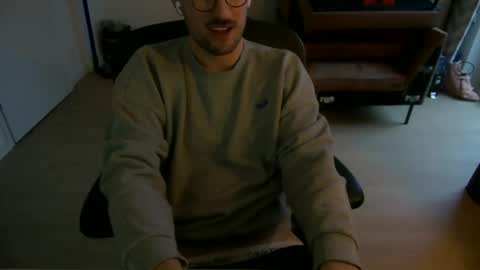 Snapshot of fabian_196 chatting on January 2026 03:17:01 PM Call me bitch online show from January 2026 03:17:01 PM