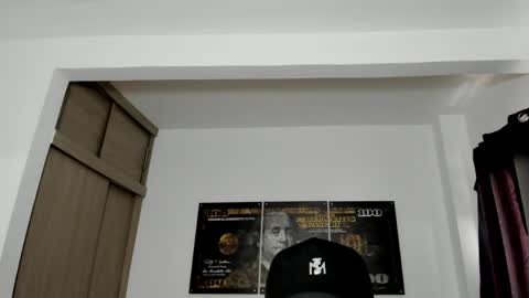 Snapshot of fabian_arango chatting on April 2026 03:05:01 PM Fabian arango online show from April 2026 03:05:01 PM